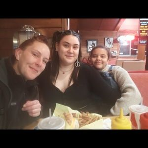 Meet your Posher, Leinara